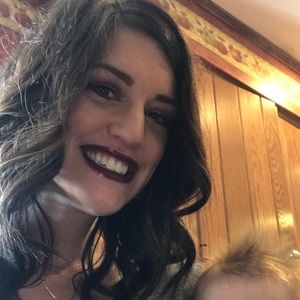 Meet your Posher, Kenzie